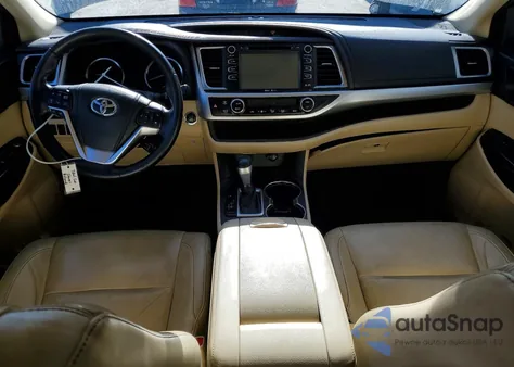 2015 Toyota Highlander Xle z USA, uszkodzony, nr VIN 5TDJKRFH0FS119902